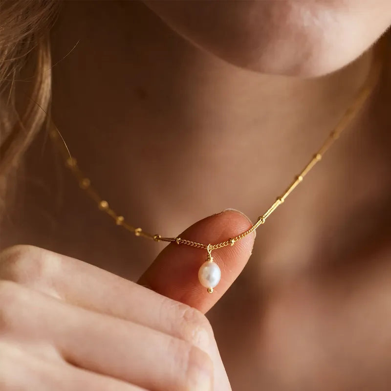 Pearl Droplet Necklace